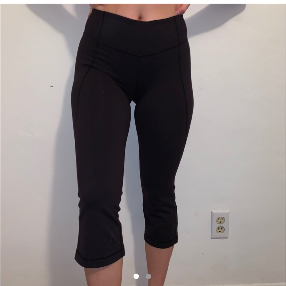 Lululemon cropped yoga pants size 4